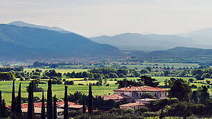 Italy, the regions, the wine areas, of producers, food, landscape, monuments