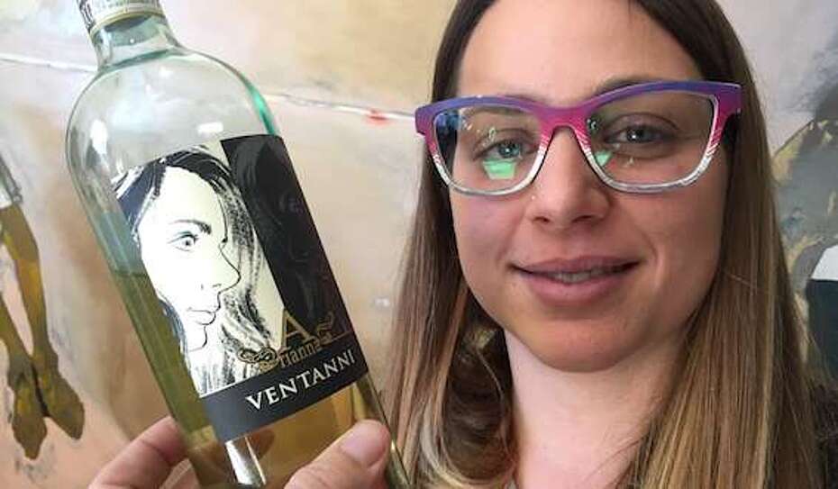 Arianna von Palagetto hat ihren eigenen Wein mit Konterfei, natürlich Vernaccia